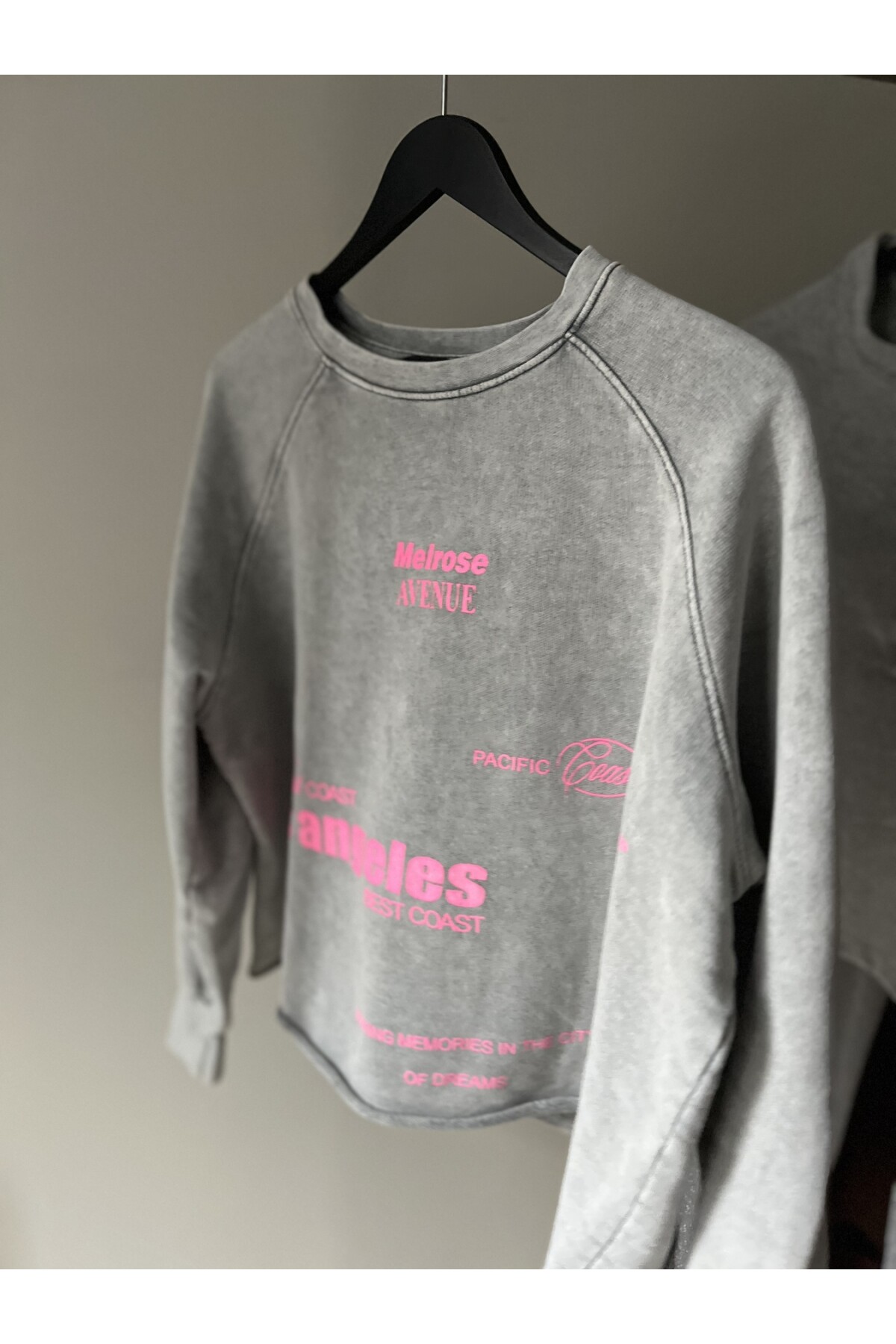 PINK NEON YAZILI GRİ SWEATSHIRT