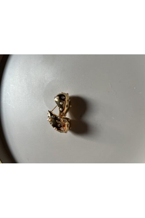 GOLD ÜSTÜ İNCİ DETAYLI DAMLA KÜPE