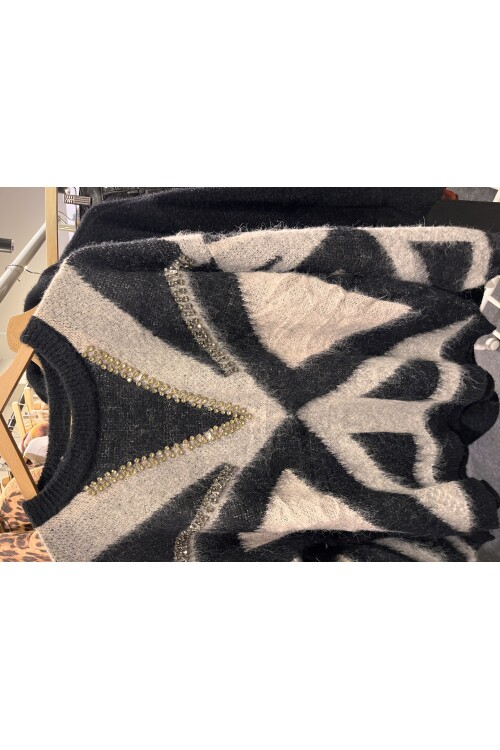 TAŞLI SİYAH BEYAZ KAZAK I Limited Edition